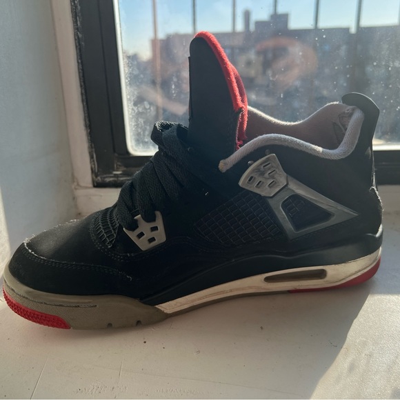 Air Jordan Retro 4 Gs Breds - Picture 7 of 10